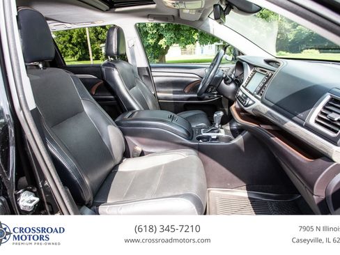 Used 2017 Toyota Highlander Limited w/ Protection Package #3 AWD/4WD image 33