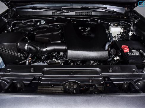 Used 2023 Toyota Tacoma TRD Off-Road w/ Technology Package image 11