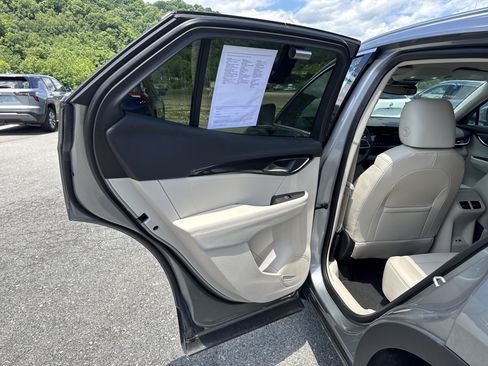 Used 2023 Buick Envision Essence AWD/4WD image 17