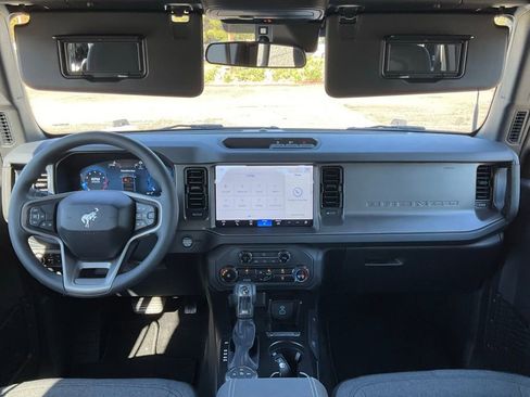 New 2025 Ford Bronco 4-Door image 39