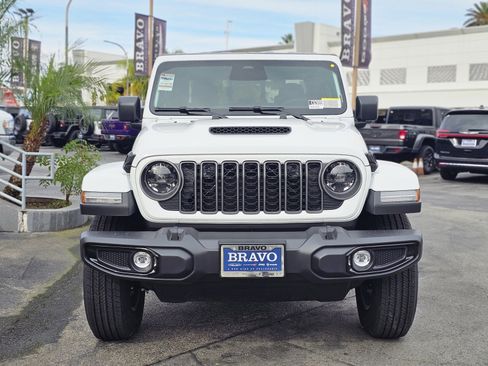 New 2026 Jeep Gladiator Sport image 2