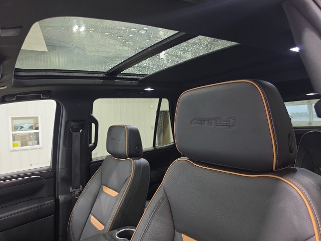 Used 2024 GMC Yukon AT4 w/ Technology Package AWD/4WD image 15