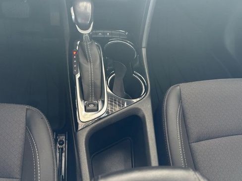 Used 2022 Buick Encore GX Preferred w/ Sport Touring Package FWD image 6