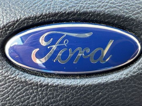 Used 2015 Ford Edge Titanium w/ Equipment Group 302A AWD/4WD image 34