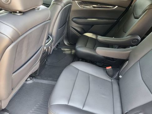 Used 2022 Cadillac XT6 Premium Luxury w/ Technology Package FWD image 31