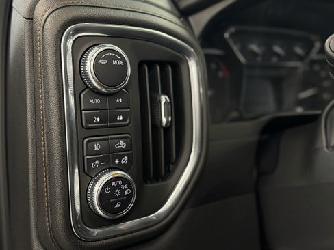 Used 2021 GMC Sierra 1500 AT4 w/ AT4 Preferred Package image 17