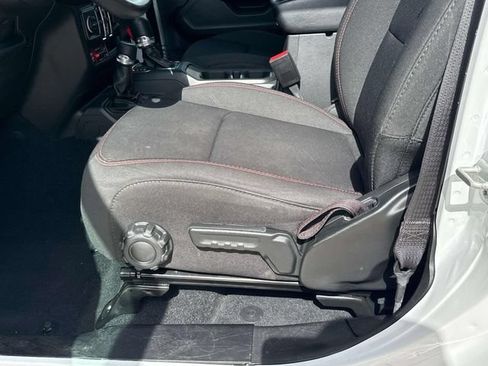 Used 2023 Jeep Wrangler Unlimited Rubicon w/ Cold Weather Group AWD/4WD image 23