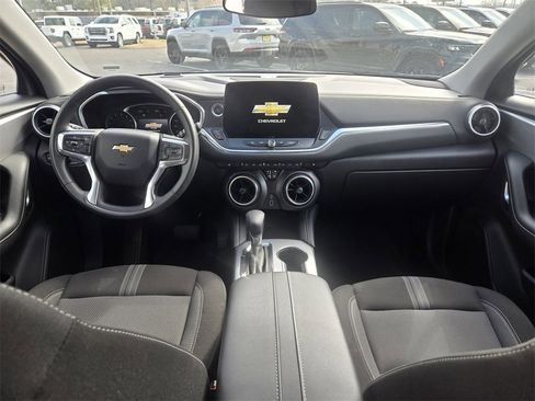 Used 2025 Chevrolet Blazer LT image 6