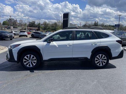 Used 2025 Subaru Outback image 3