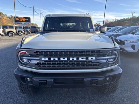 New 2025 Ford Bronco Badlands w/ Sasquatch Package AWD/4WD image 2