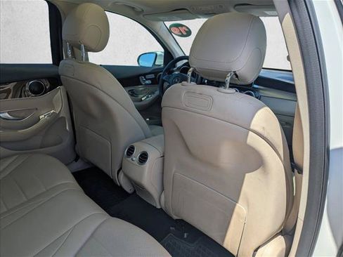 Used 2019 Mercedes-Benz GLC 300 image 30