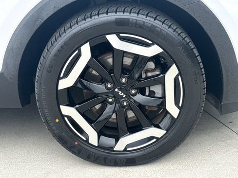 Used 2025 Kia Telluride S AWD/4WD image 11