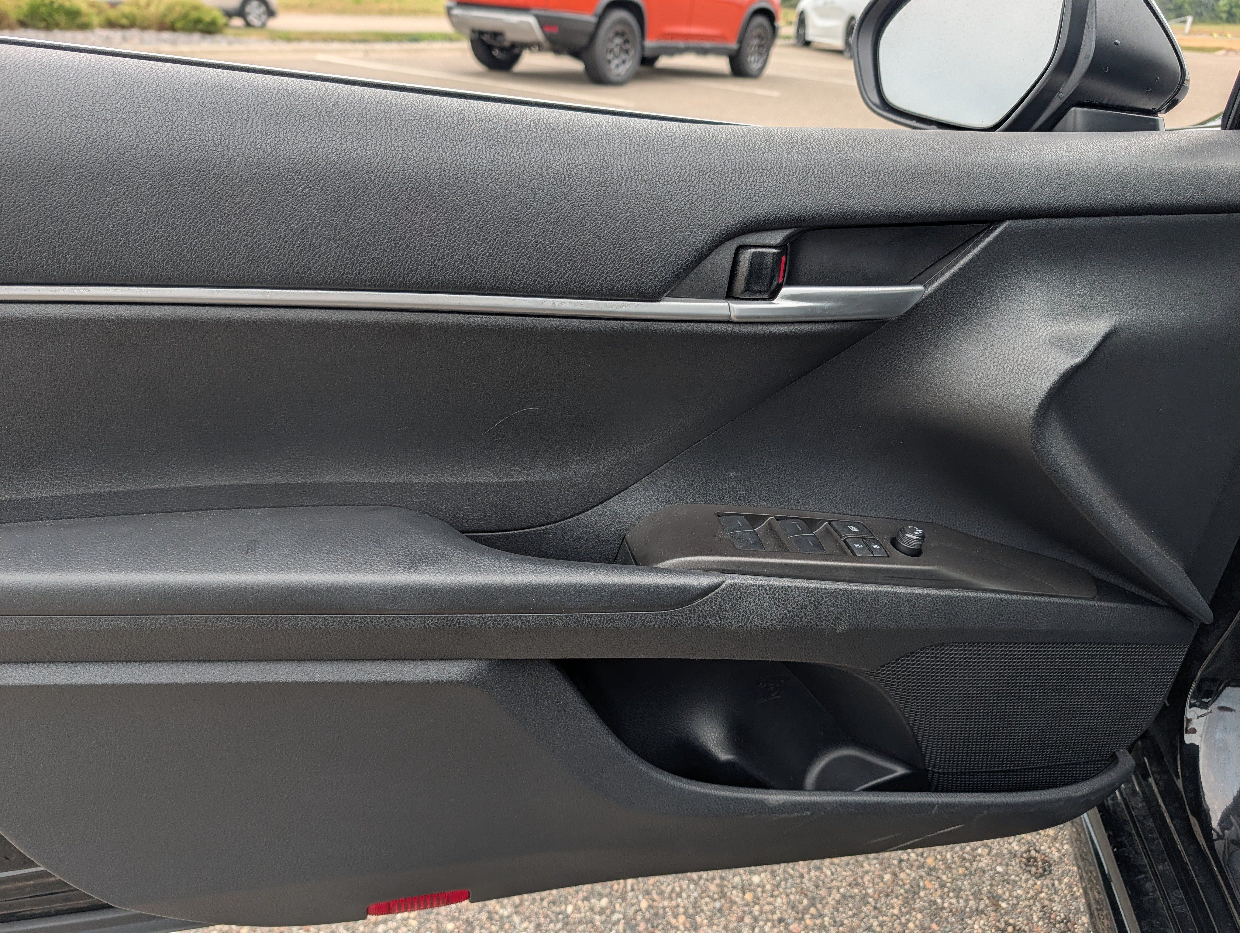 Used 2023 Toyota Camry SE FWD image 22