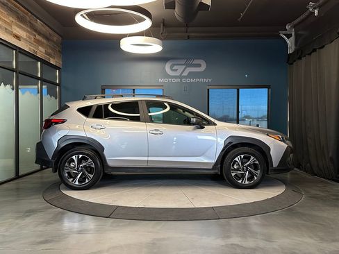 Used 2024 Subaru Crosstrek 2.0i Premium image 2