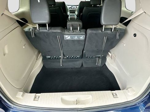 Used 2017 Chrysler Pacifica Touring-L FWD image 26