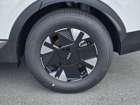 New 2026 Kia Sportage LX FWD image 10