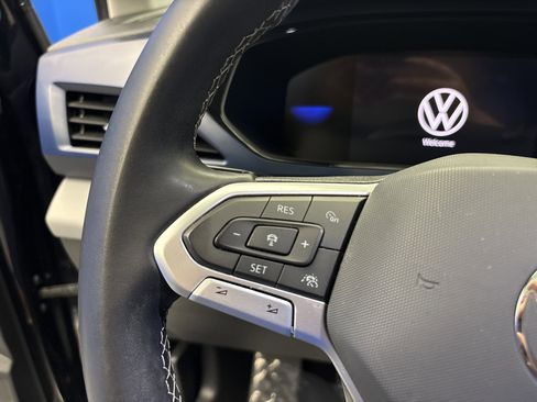 Used 2023 Volkswagen Taos SE w/ Panoramic Sunroof Package image 15