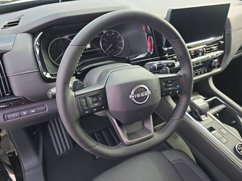 New 2026 Nissan Pathfinder SV image 7