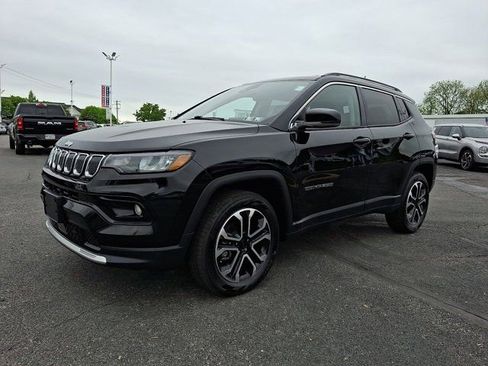 Certified 2022 Jeep Compass Limited AWD/4WD image 3