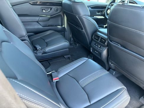 Certified 2023 Honda Pilot Touring image 16