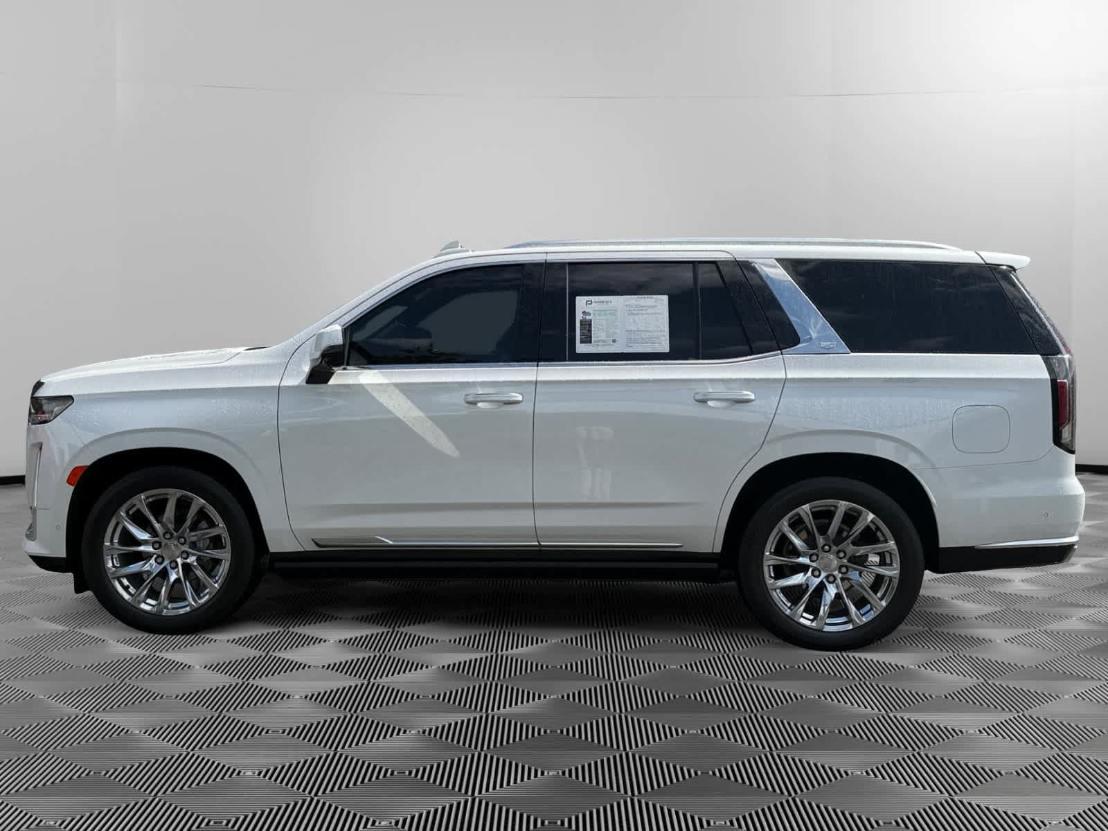 Used 2022 Cadillac Escalade Premium Luxury w/ Performance Package AWD/4WD image 2