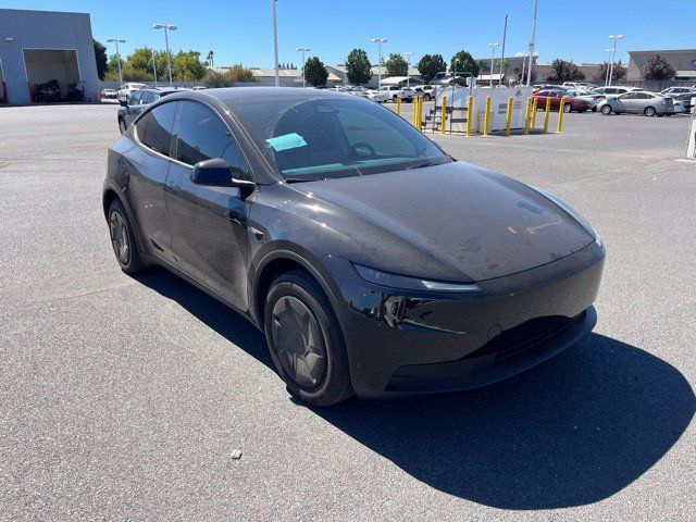 Used 2026 Tesla Model Y 2WD image 1