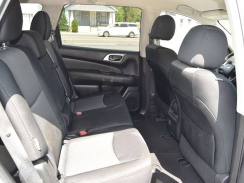 Used 2018 Nissan Pathfinder S AWD/4WD image 32