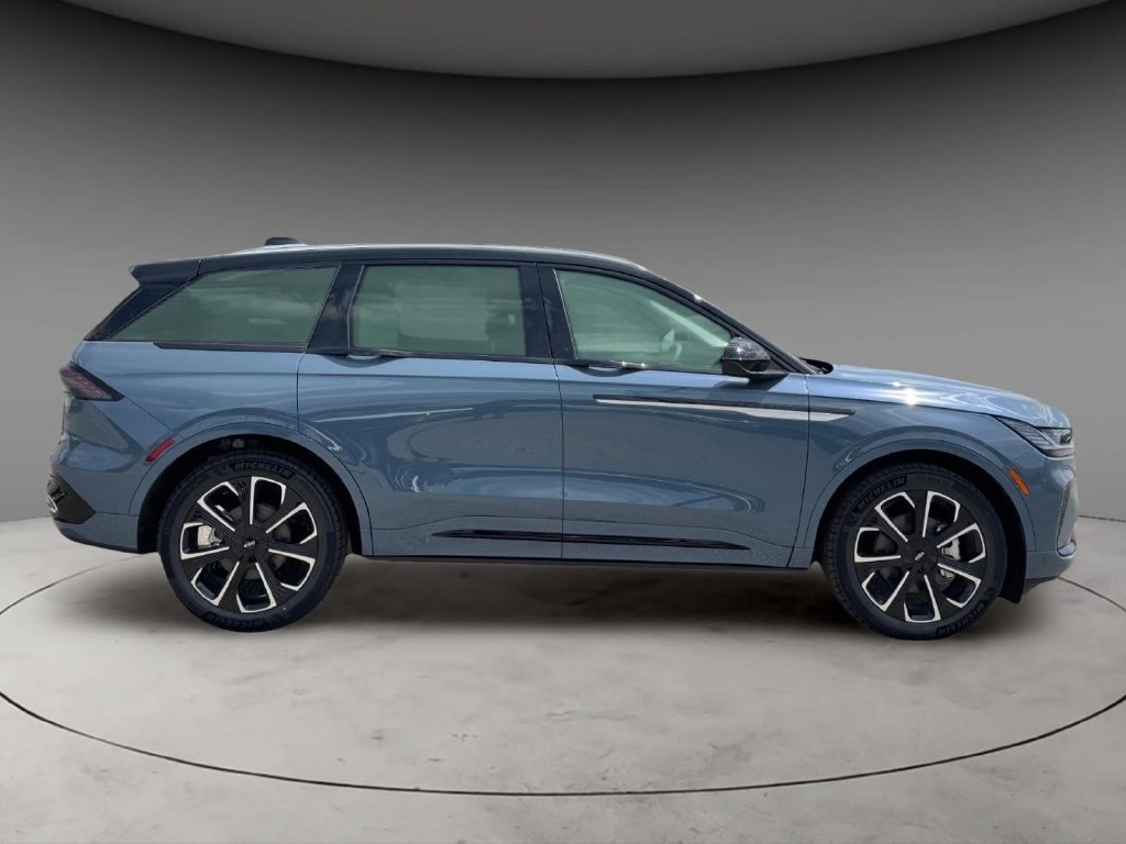 New 2026 Lincoln Nautilus Reserve AWD/4WD image 4