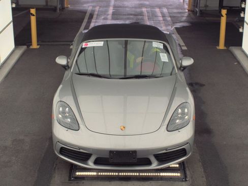 Used 2017 Porsche 718 Boxster S image 3