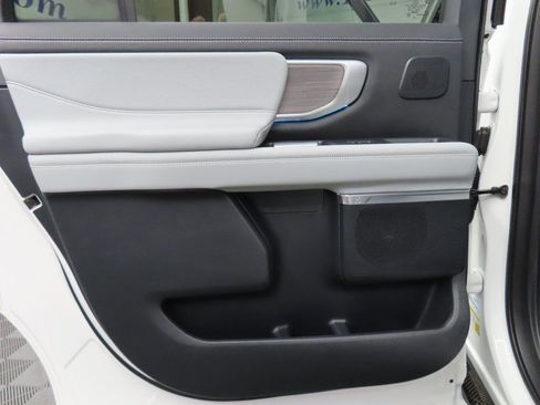 Used 2025 Ford Expedition Max Platinum w/ Platinum Ultimate Package image 62