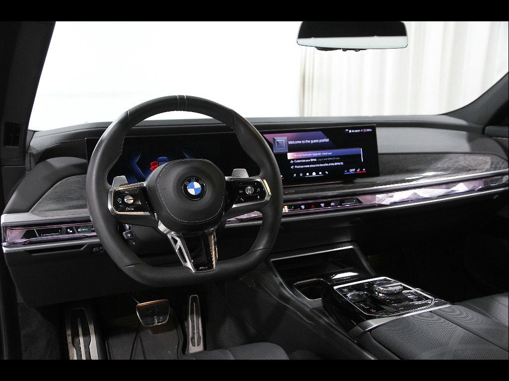Used 2024 BMW 760i xDrive AWD/4WD image 6