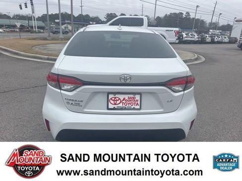 Used 2023 Toyota Corolla LE image 4