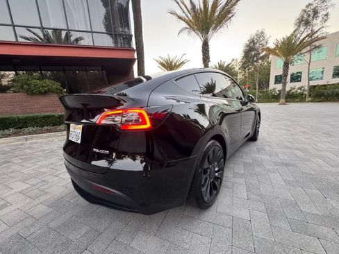 Used 2024 Tesla Model Y Performance AWD/4WD image 7
