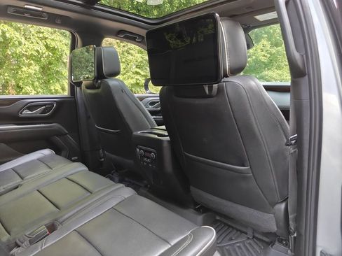 Used 2023 Chevrolet Suburban Premier w/ Premium Package AWD/4WD image 40