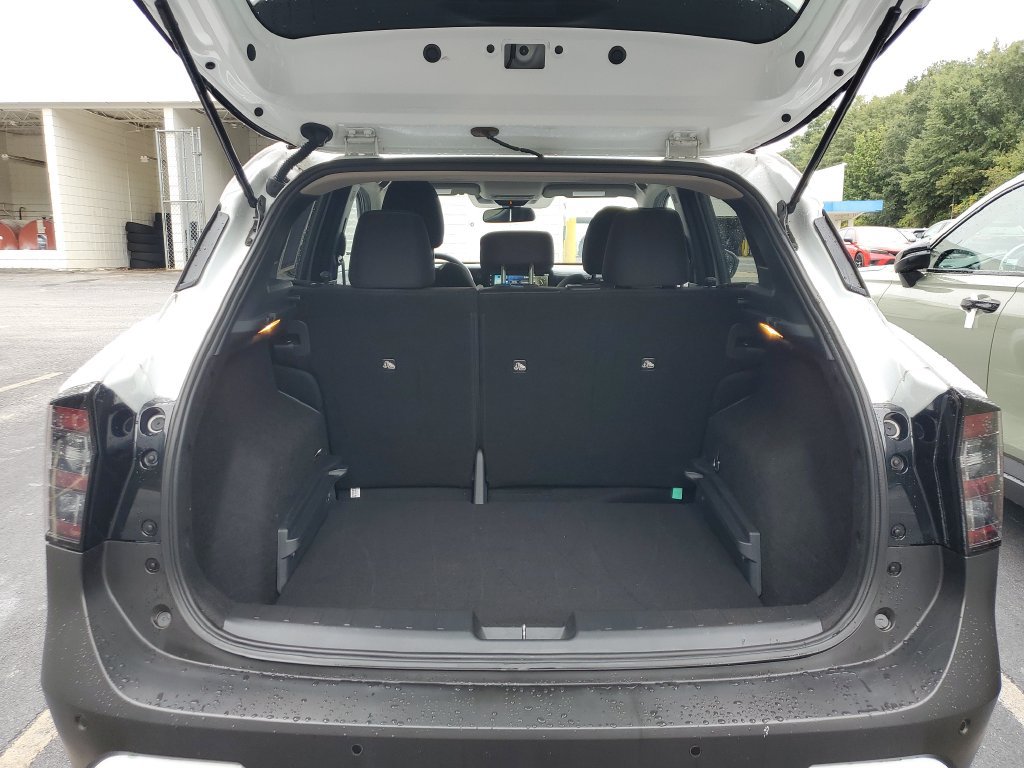 Used 2025 Nissan Kicks SV FWD image 11