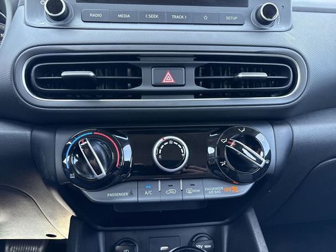 Used 2023 Hyundai Kona SE w/ Cargo Package image 16