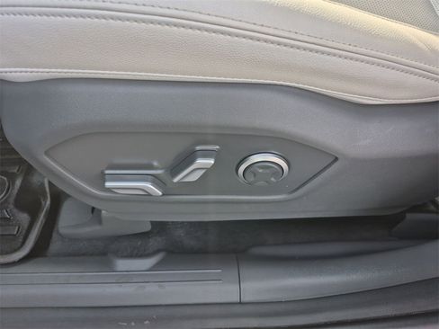 Used 2024 Hyundai Santa Fe Limited image 19