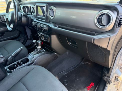 Used 2021 Jeep Wrangler Unlimited Sahara AWD/4WD image 11
