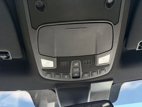 Used 2020 Ford F150 Lariat w/ Equipment Group 502A Luxury AWD/4WD image 35
