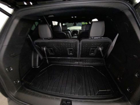 Used 2023 Chevrolet Traverse RS w/ LPO, Floor Liner Package FWD image 12