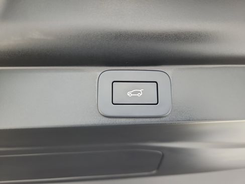 Used 2024 Land Rover Range Rover SE image 14