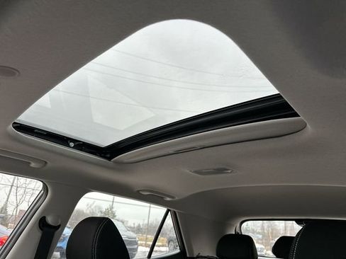 New 2025 Hyundai Venue SEL image 18