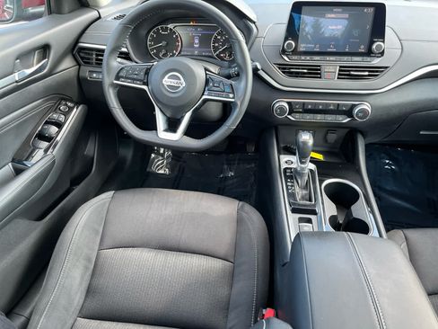 Used 2022 Nissan Altima 2.5 SV w/ SV Premium Package FWD image 24