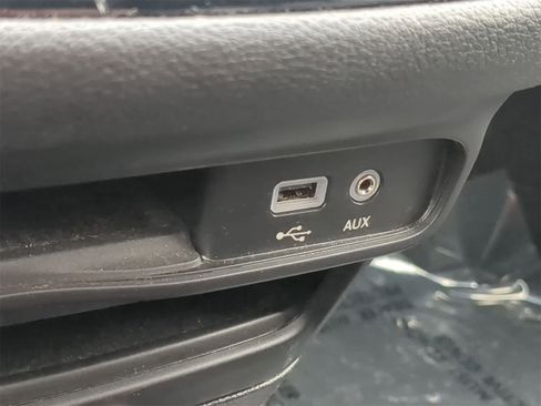 Certified 2019 Chrysler Pacifica Limited w/ S Appearance Package image 39