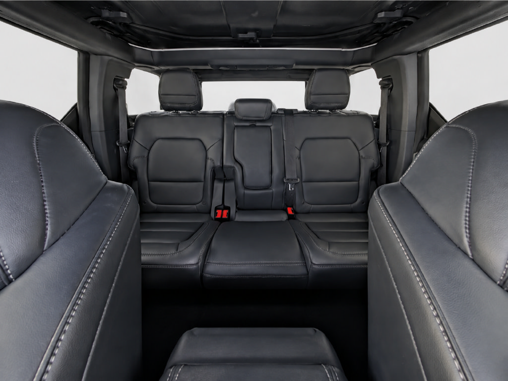 Used 2025 Ford Bronco Outer Banks AWD/4WD image 18