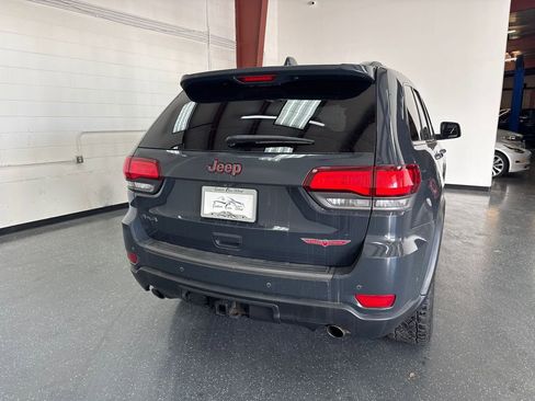 Used 2017 Jeep Grand Cherokee Trailhawk w/ Trailhawk Luxury Group image 4