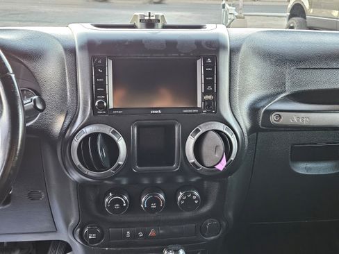 Used 2017 Jeep Wrangler Unlimited Sport w/ Connectivity Group image 14