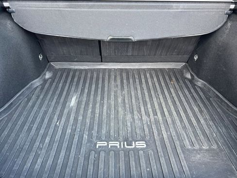 Used 2020 Toyota Prius XLE FWD image 13