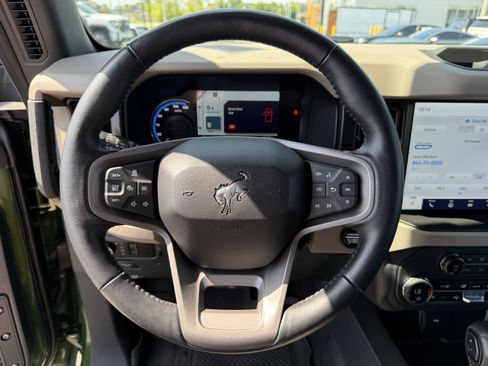 Used 2023 Ford Bronco Wildtrak AWD/4WD image 19