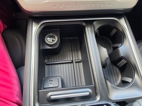New 2026 Ford Expedition Active AWD/4WD image 13